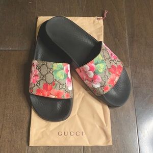 GUCCI Floral slides